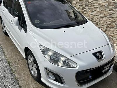 Usado Peugeot 308 SW Active 150 CV (110 kW) 2013 Blanco Familiar