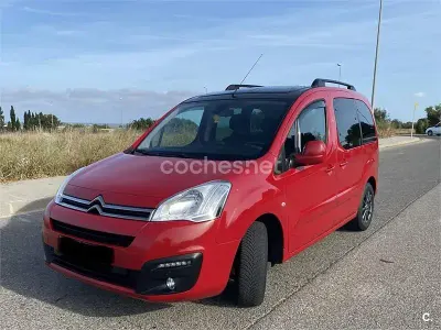 Usado Citroën Berlingo XTR 120 CV (88 kW) 2015 Rojo Monovolumen
