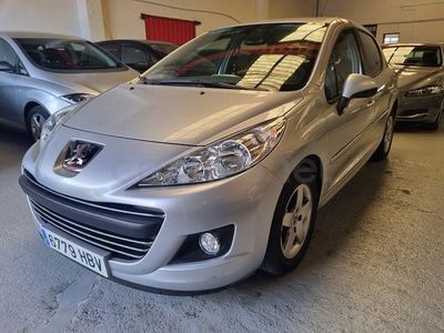 Usado Peugeot 207 Active 95 CV (69 kW) 2011 Gris / plata Berlina