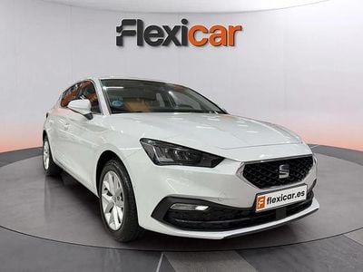 Usado Seat Leon Style 116 CV (85 kW) 2025 Blanco Familiar