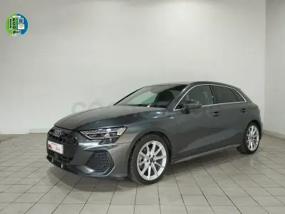 Usado Audi A3 S-Line 150 CV (110 kW) 2025 Gris / plata Berlina