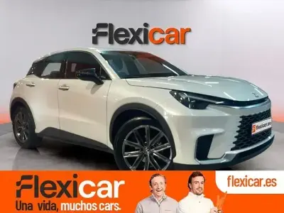 Usado Lexus LBX 136 CV (100 kW) 2024 Blanco SUV