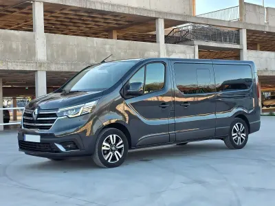 Usado Renault Trafic Equilibre 150 CV (110 kW) 2022 Gris / plata Monovolumen