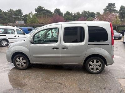 Usado Renault Kangoo Dynamique 90 CV (66 kW) 2011 Beige Monovolumen