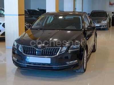 Usado Skoda Octavia Style 115 CV (84 kW) 2018 Negro Berlina