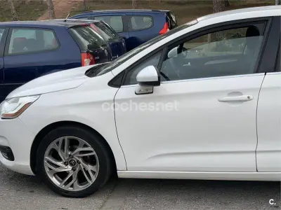 Usado Citroën C4 Exclusive 92 CV (67 kW) 2012 Blanco Berlina