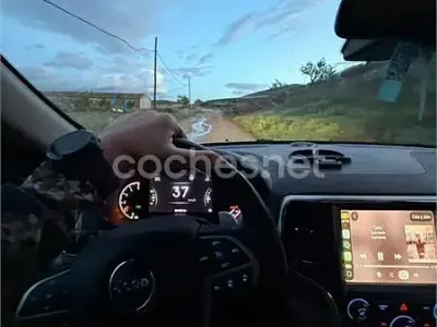 Usado Jeep Grand Cherokee Overland 250 CV (183 kW) 2016 Gris / plata SUV