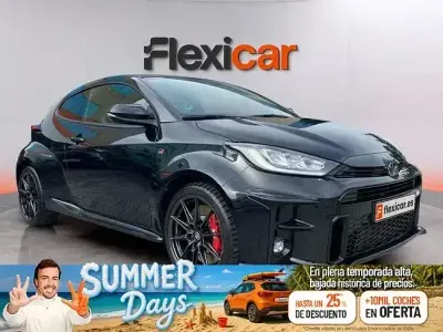Usado Toyota Yaris 261 CV (191 kW) 2021 Negro Utilitario