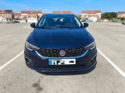 Usado Fiat Tipo Lounge 120 CV (88 kW) 2016 Azul Berlina