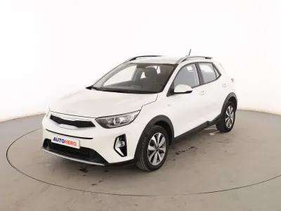 Usado Kia Stonic 84 CV (61 kW) 2023 Blanco SUV