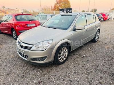 Gris / plata Usado 2007 Opel Astra Cosmo Berlina | 3900 € (Precio justo)