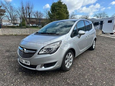 Usado Opel Meriva Excellence 110 CV (80 kW) 2016 Gris / plata Monovolumen