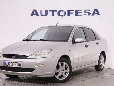 Usado Ford Focus 100 CV (73 kW) 2001 Plata Berlina