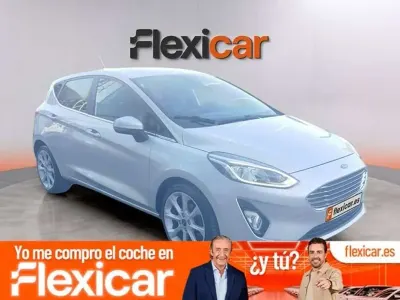 Usado Ford Fiesta Titanium 86 CV (63 kW) 2017 Gris Utilitario