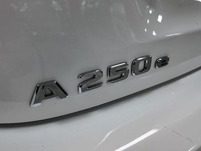 Blanco Usado 2022 Mercedes A250 Berlina | 30.990 € (Un poco caro)