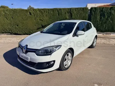 Begagnad Renault Mégane Business 110 HK (80 kW) 2014 Vit Sedan