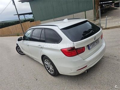 Usado BMW 318 136 CV (100 kW) 2015 Blanco Familiar
