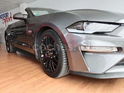 Gris / plata Usado 2021 Ford Mustang GT Descapotable | 49.900 € (Caro)