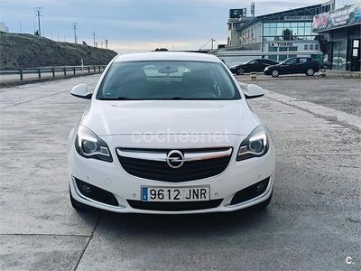 Usado Opel Insignia Selective 140 CV (102 kW) 2016 Blanco Berlina