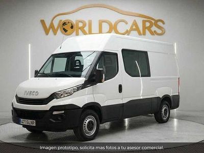 Usado Iveco Daily 136 CV (100 kW) 2021 Blanco Familiar