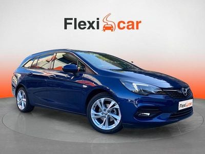 Usado Opel Astra Edition 110 CV (80 kW) 2020 Azul Familiar