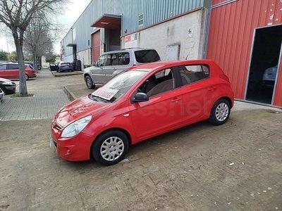 Usado Hyundai i20 Classic 78 CV (57 kW) 2011 Rojo Utilitario