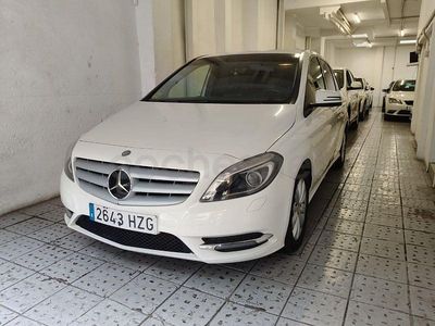 Usado Mercedes B180 Urban 109 CV (80 kW) 2014 Blanco Monovolumen