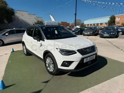 Usado Seat Arona Ecomotive 95 CV (69 kW) 2018 Blanco SUV