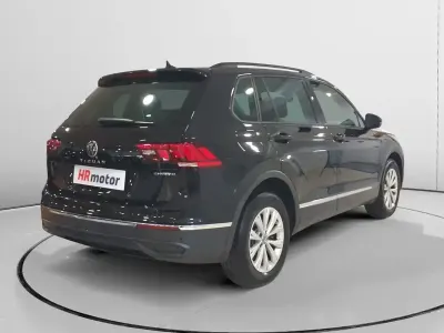 Käytetty VW Tiguan Life 245 HP (180 kW) 2021 Valkoinen Katumaasturi