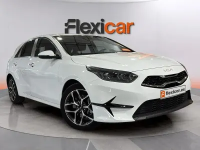 Usado Kia Ceed 101 CV (74 kW) 2023 Blanco Utilitario