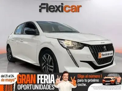 Usado Peugeot 208 Active 100 CV (73 kW) 2023 Blanco Utilitario