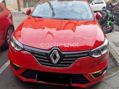 Usado Renault Mégane IV Zen 110 CV (80 kW) 2017 Rojo Berlina