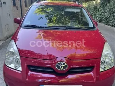Usado Toyota Corolla Verso Sol 136 CV (100 kW) 2008 Rojo Monovolumen