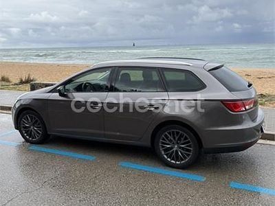 Usado Seat Leon ST CONNECT 150 CV (110 kW) 2015 Gris / plata Familiar
