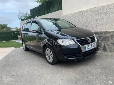 Usado VW Touran Advance 140 CV (102 kW) 2010 Negro Monovolumen