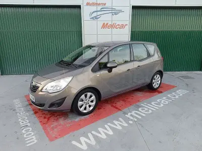 Usado Opel Meriva Excellence 110 CV (80 kW) 2011 Gris / plata Monovolumen