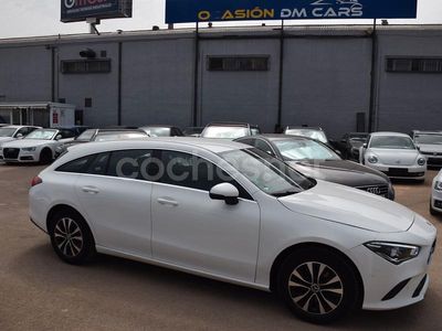 Blanco Usado 2022 Mercedes CLA200 Shooting Brake Familiar | 21.900 €