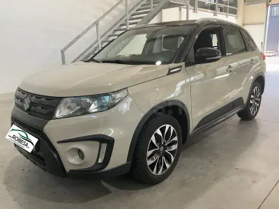 Usado Suzuki Vitara GLX 120 CV (88 kW) 2016 Beige SUV