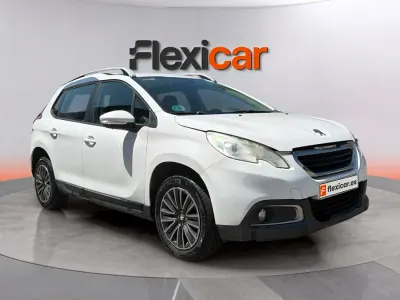 Usado Peugeot 2008 Allure 100 CV (73 kW) 2016 Blanco SUV