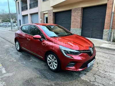 Usado Renault Clio V LIMITED 90 CV (66 kW) 2021 Rojo Berlina