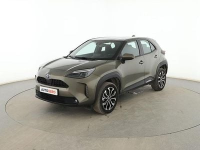 Gris Usado 2023 Toyota Yaris Cross Active SUV | 25.599 € (Un poco caro)