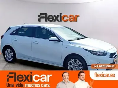 Usado Kia Ceed 136 CV (100 kW) 2023 Blanco Utilitario
