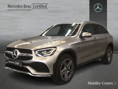 Usado Mercedes GLC300e AMG line 194 CV (142 kW) 2021 Mojave silver metallic paint SUV