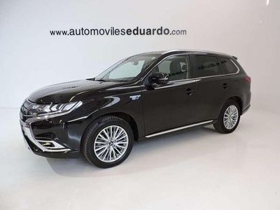 Usado Mitsubishi Outlander P-HEV 224 CV (164 kW) 2021 Negro SUV