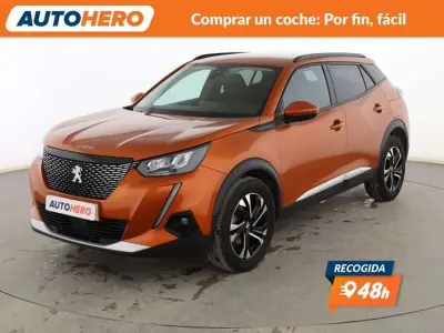 Usado Peugeot 2008 Allure 110 CV (80 kW) 2021 Naranja SUV