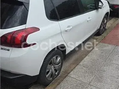 Usado Peugeot 2008 Style 100 CV (73 kW) 2018 Blanco SUV