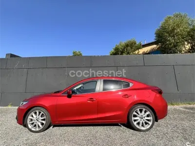Usado Mazda 3 Luxury 120 CV (88 kW) 2014 Rojo Berlina