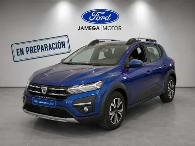 Usado Dacia Sandero Comfort 91 CV (66 kW) 2022 Azul Utilitario