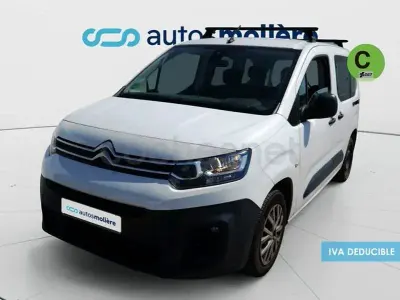 Usado Citroën Berlingo Live 102 CV (75 kW) 2021 Blanco Monovolumen