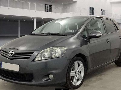 Usado Toyota Auris Active 90 CV (66 kW) 2010 Gris Utilitario